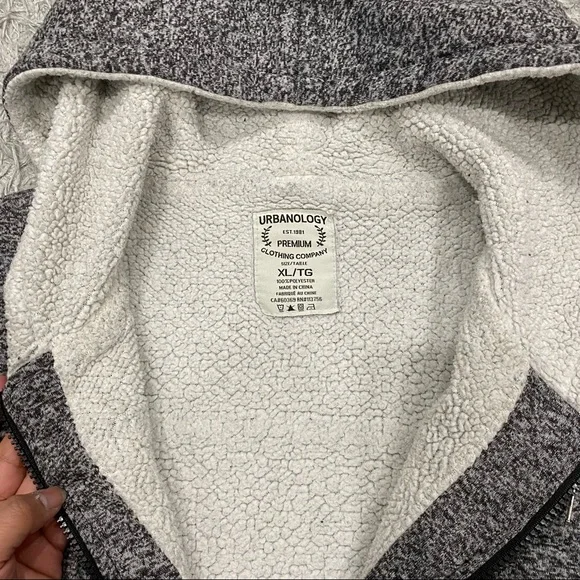 Sweater - Picture 5 of 5